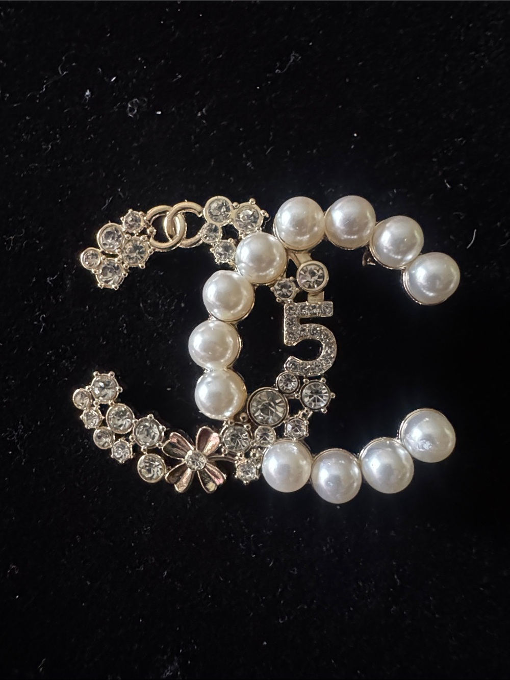 Brooch pin Pearl & Crystal '5' Double C Brooch - silver  Tone signed in back